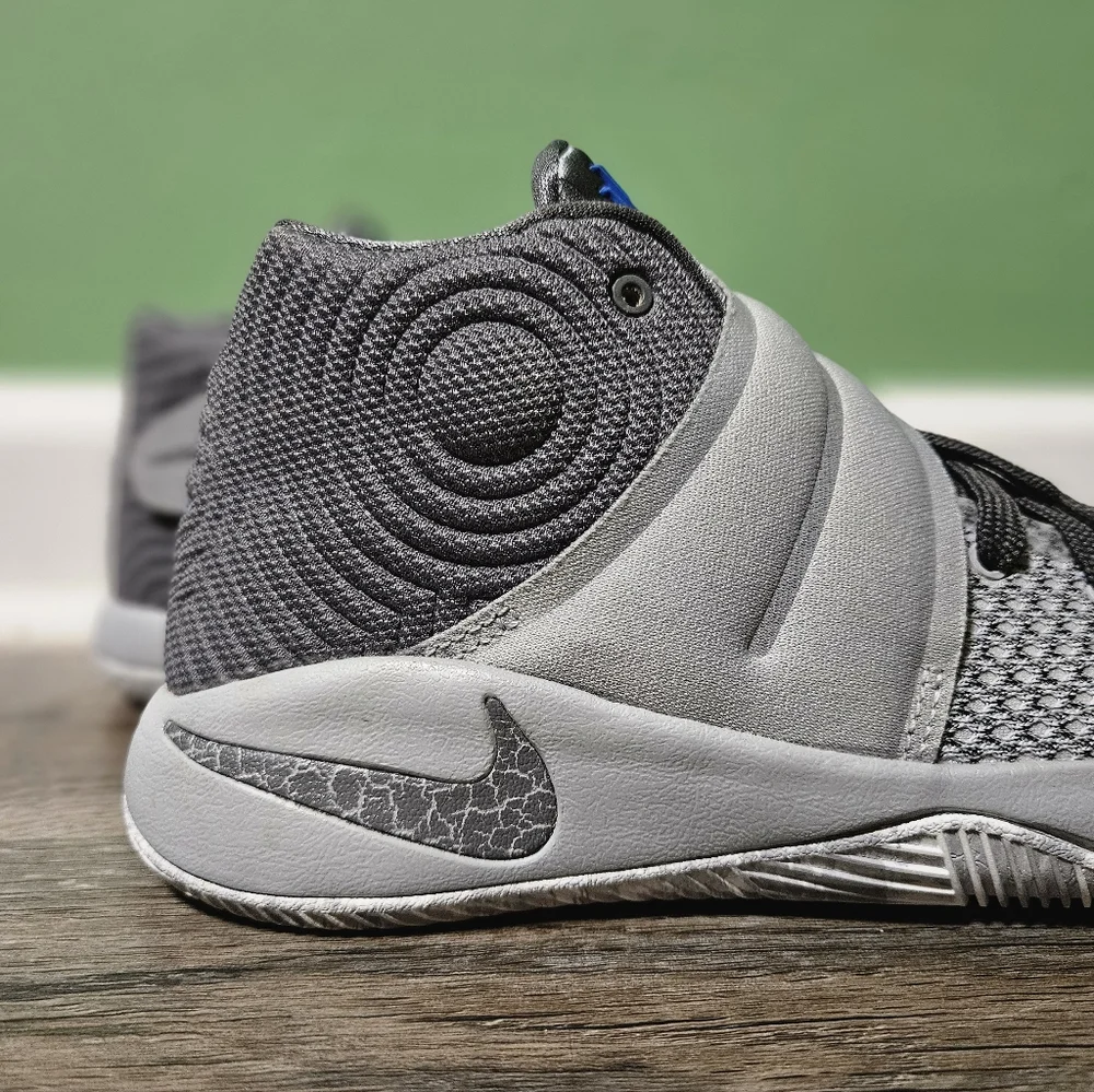 Nike Kyrie 2 Omega